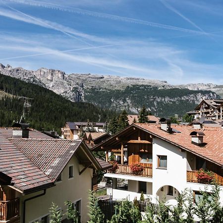 Apartments Da La Vedla Flats San Cassiano  Dış mekan fotoğraf